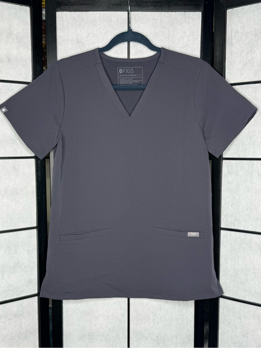 FIGS Casma Technical Collection Scrub Top Charcoal Women’s Size S